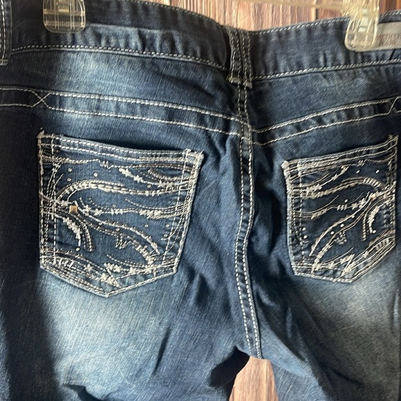 Amethyst Jeans Capris - Picture 3 of 5